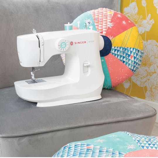 SINGER® M1500 Mechanical Sewing Machine
